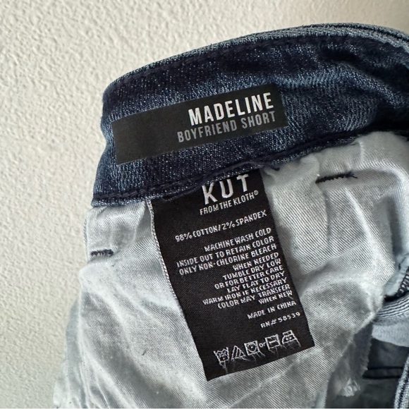 Kut from the Kloth Madeline Boyfriend Denim Plus Short 14 Casual Everyday Style - Picture 8 of 16
